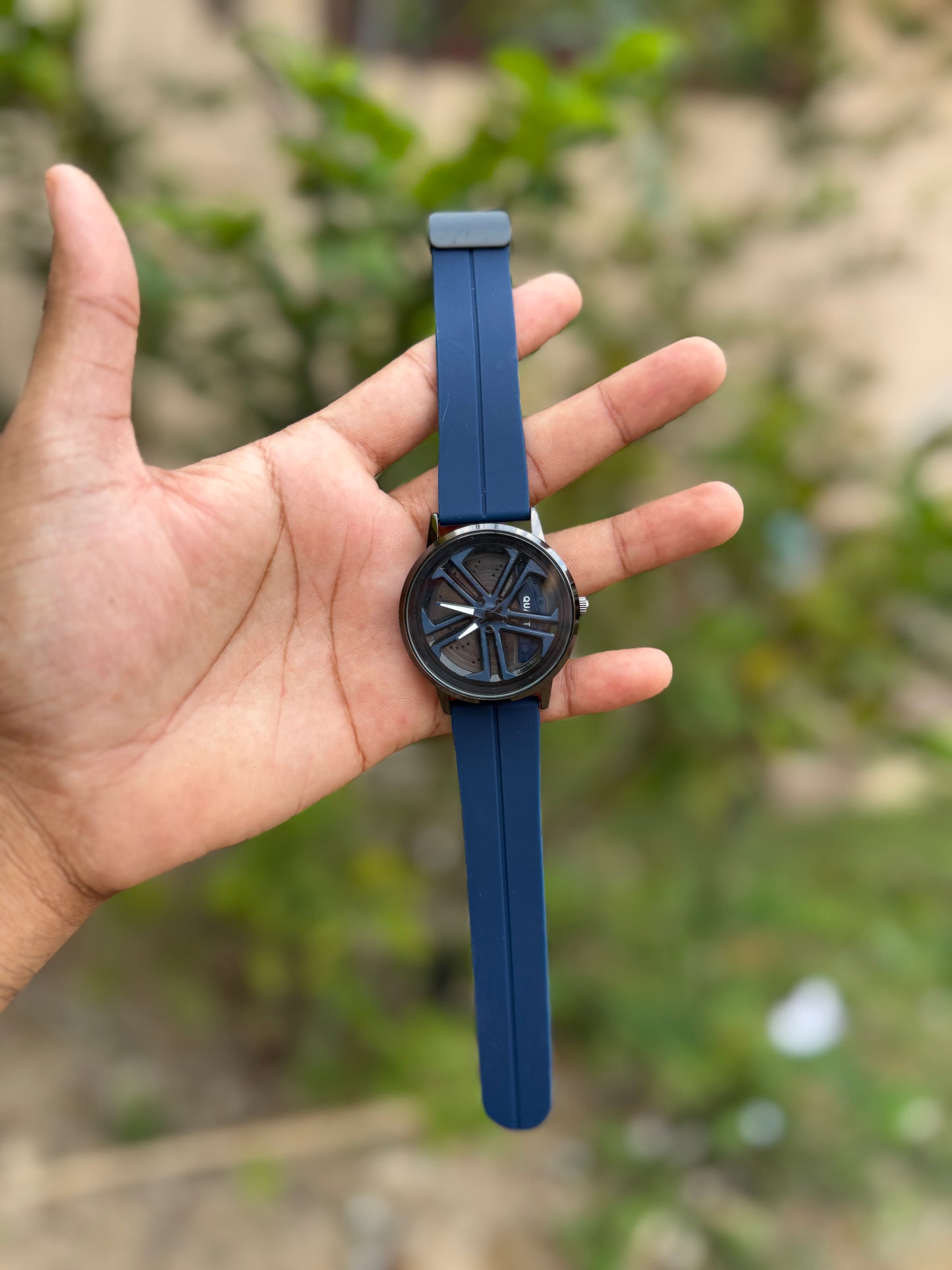Gyro spinning watch (Blue Colour)