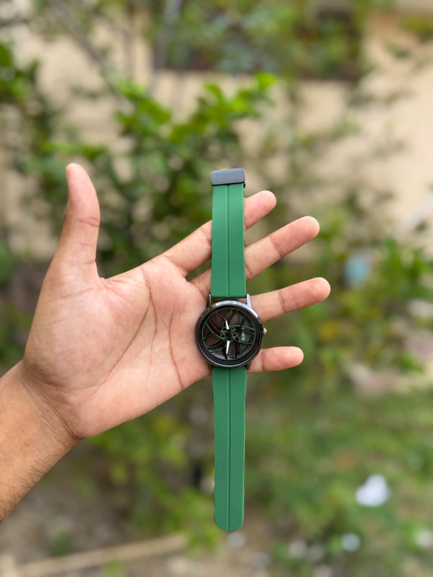 Gyro spinning watch (Green Colour)