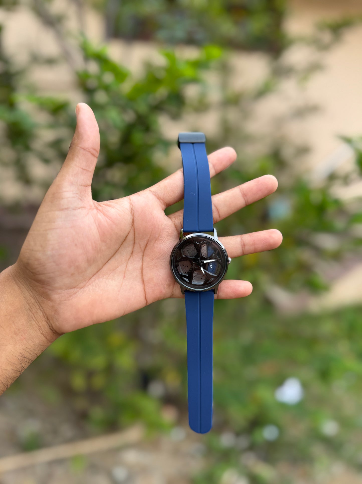 Gyro spinning watch (Blue Colour)