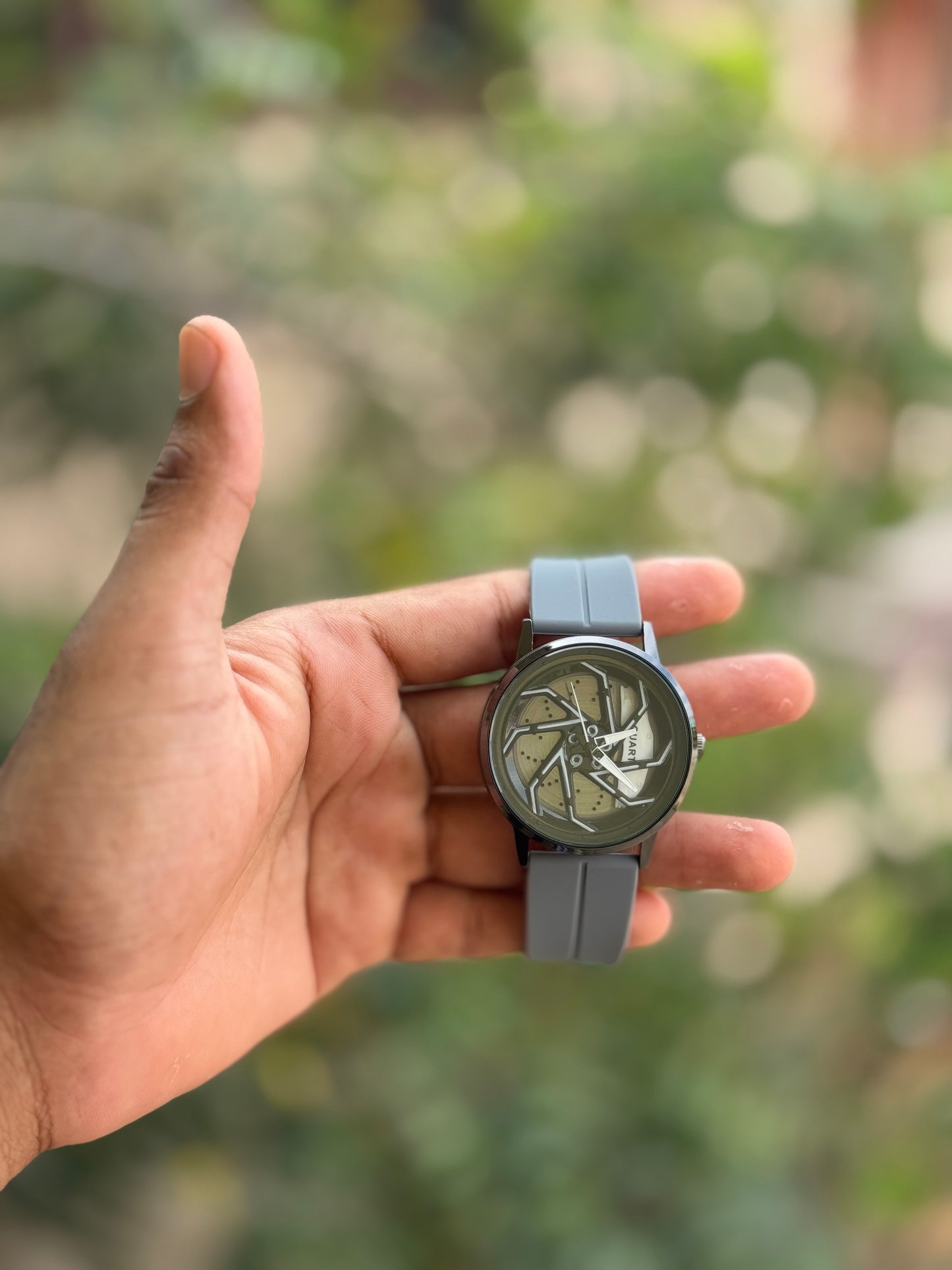 Gyro Spinning Wheel Watch